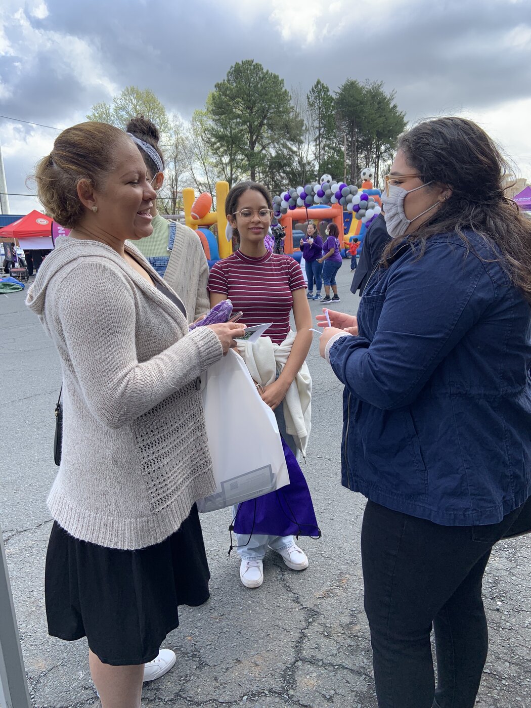 CRI team members at a Vida y Salud community event
